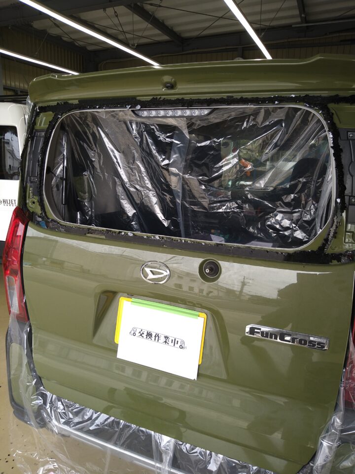 リアガラスの交換の画像